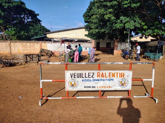 Façade de la maison des jeunes rénové