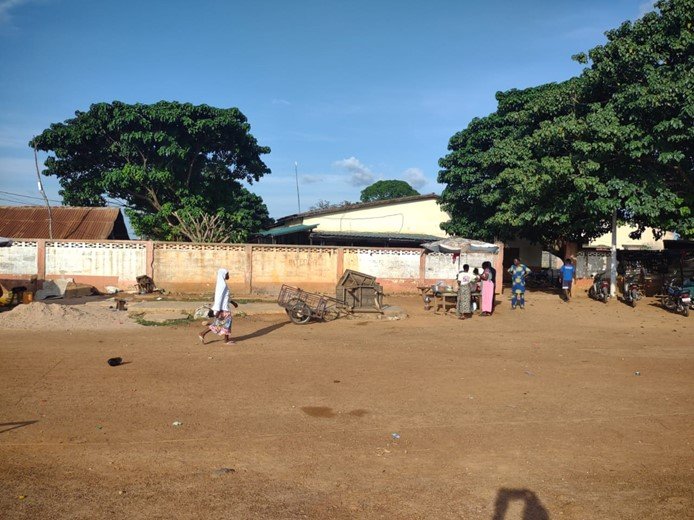 Façade de la maison des jeunes rénovée (Première construction 1962)