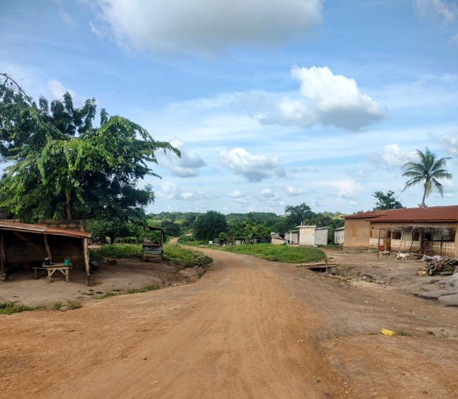Vue de la voie sortie de Kikélé